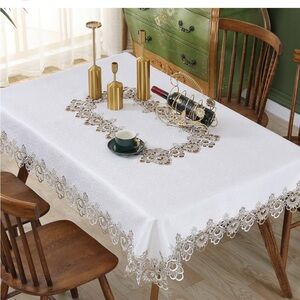 Nicole Miller Floral Table Runner - New